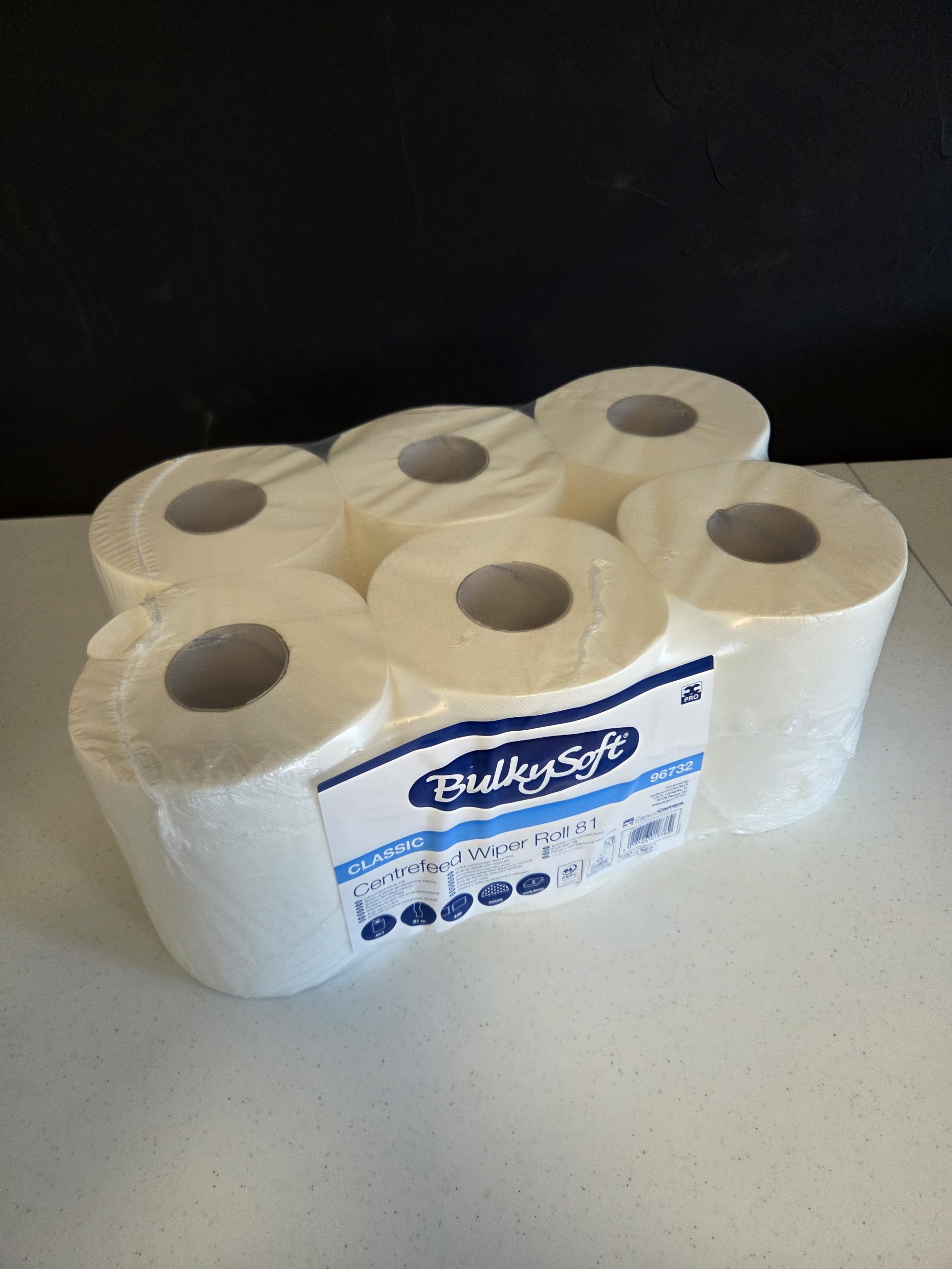 PHOTO-OUATE-BLANCHE-450F-2-PLIS-scaled-1.jpg essui tout rouleau